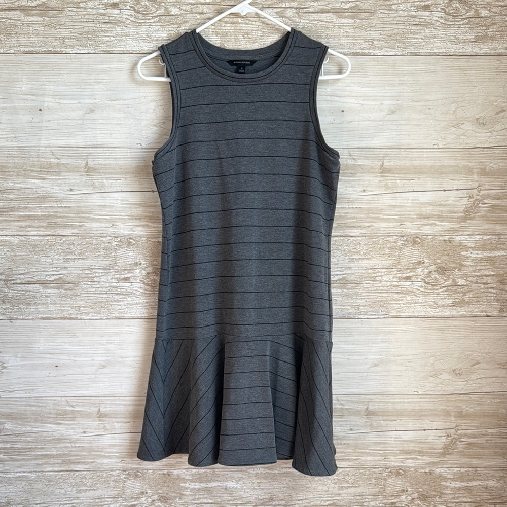 Banana Republic Sleeveless Sheath Grey and Black Striped Dress Size Small